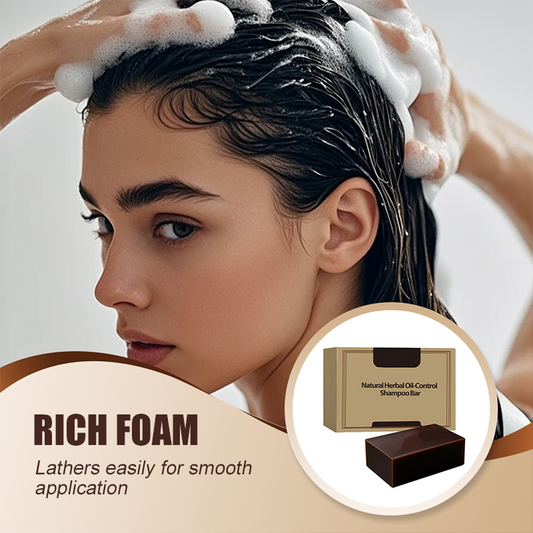 Natuurlijke, plantaardige vaste shampoo voor het reguleren van overtollige talg
