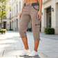 🔥 50% הנחה – הצעה לזמן מוגבל 👖 מכנסי קפרי קרגו לנשים בגזרה גבוהה עם כיסים פרקטיים – גזרה קיצית נוחה וטרנדית ✨